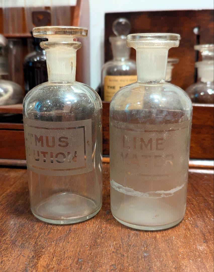 フランスアンティーク 薬瓶 グラビュール ガラス メディシンボトル ２本セット