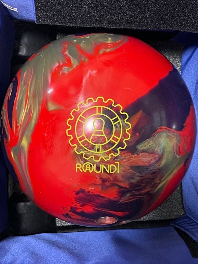 ✳️STORM製 ボーリングキャリーバック＋ボール(ROUND1)2コ付き