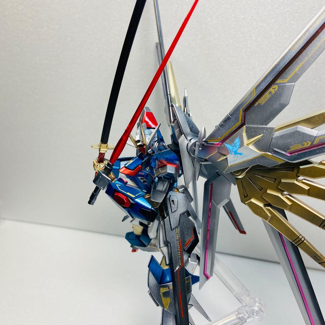 HG マイティーストライクフリーダムガンダム ライフリカラー 全塗装 ガンプラ