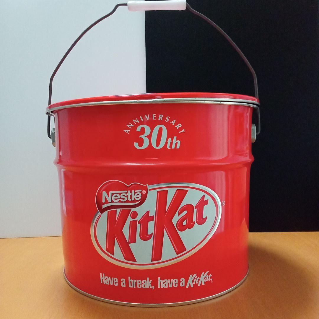 お菓子　Nestle　キットカットの蓋付き缶　非売品