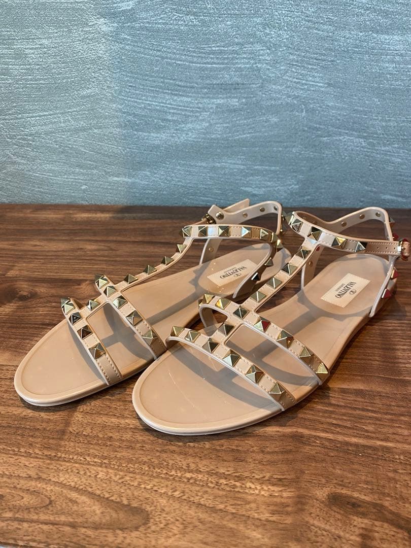 【美品】Valentino ロックスタッズ　ラバーサンダル