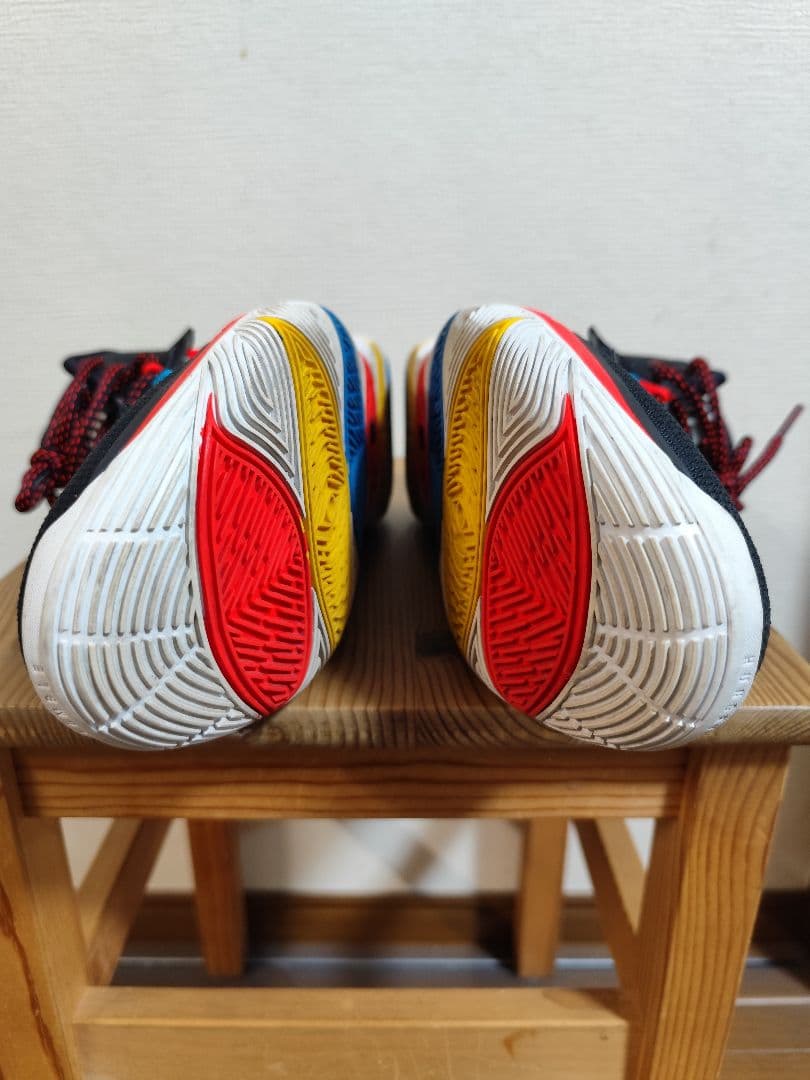 ま*る様 Nike Kyrie 5 Freinds ナイキ　カイリー5　フレンズ