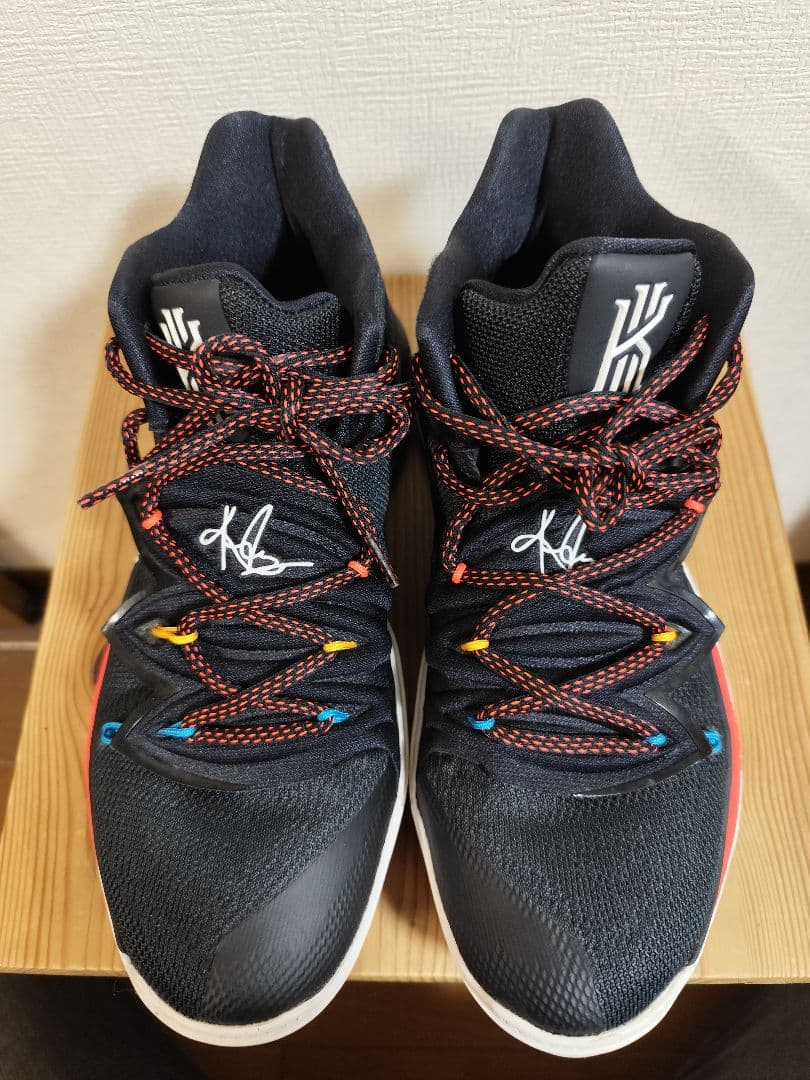 ま*る様 Nike Kyrie 5 Freinds ナイキ　カイリー5　フレンズ