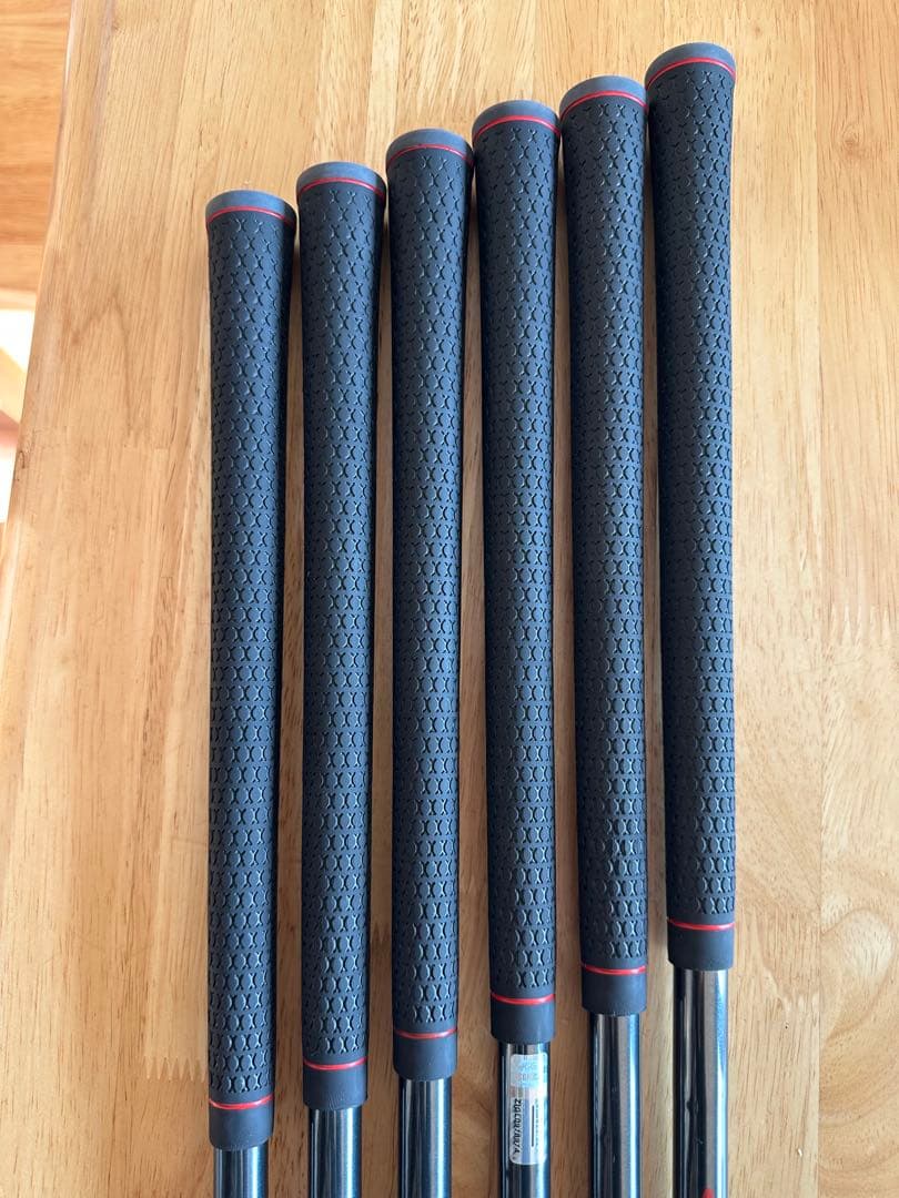 週末限定価格　早い者勝ち　矢野東監修　数量限定　オノフ　KUROアイアン　5〜Ｐ