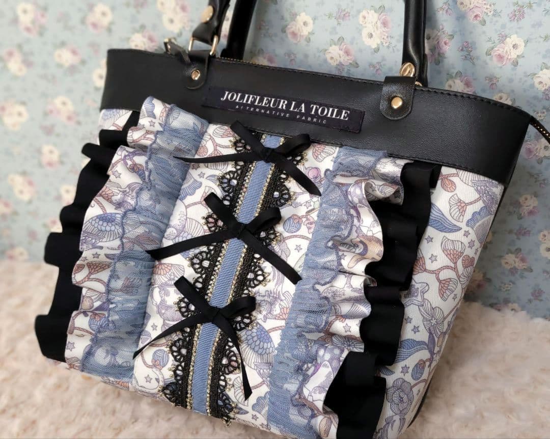 い*ご様 ジョリーフルール　フラップファスナートート　ポイズンベリーシーフ　トリ