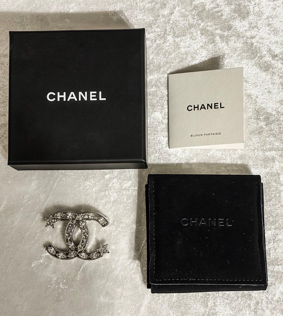 【約14万超】　シャネル　CHANEL ラインストーンブローチ