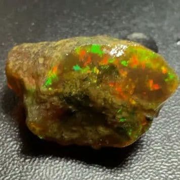 【35CT】エチオピア　オパール　原石　オレンジ　赤　緑　鉱物標本
