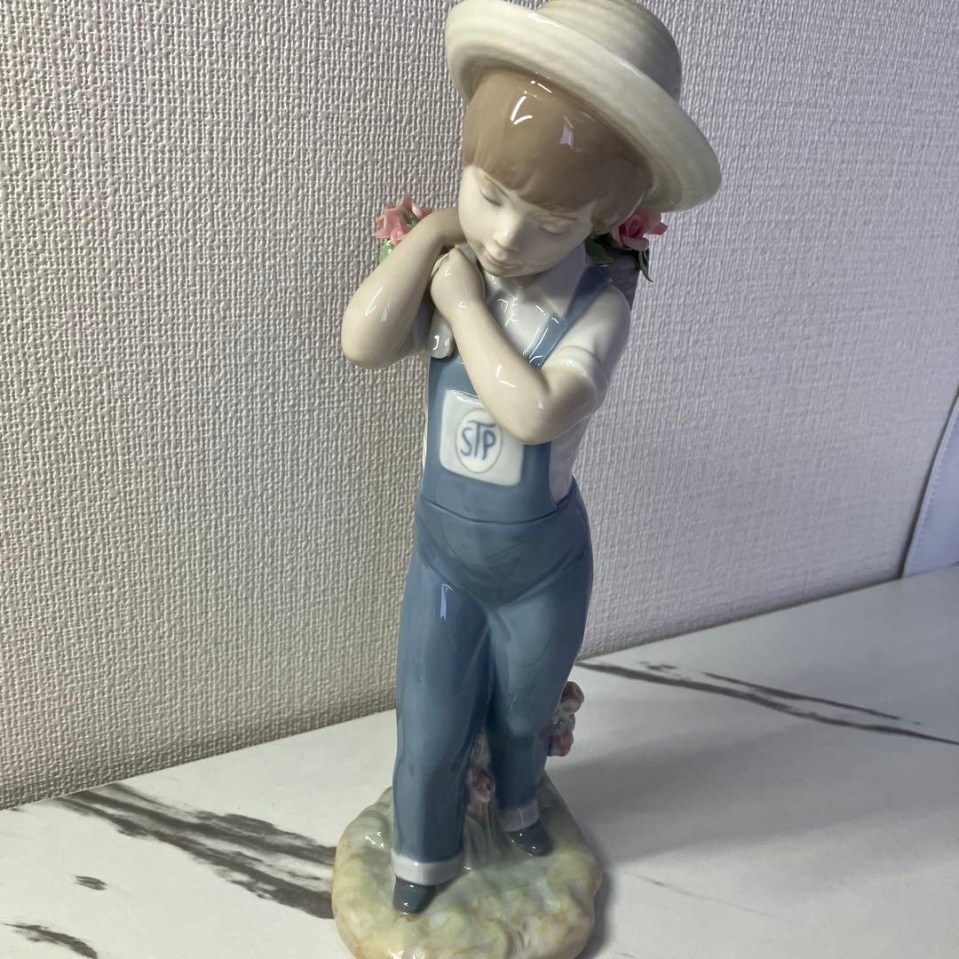 LLADRO リヤドロ 01286 花籠を背負う少年 フィギュリン 箱付