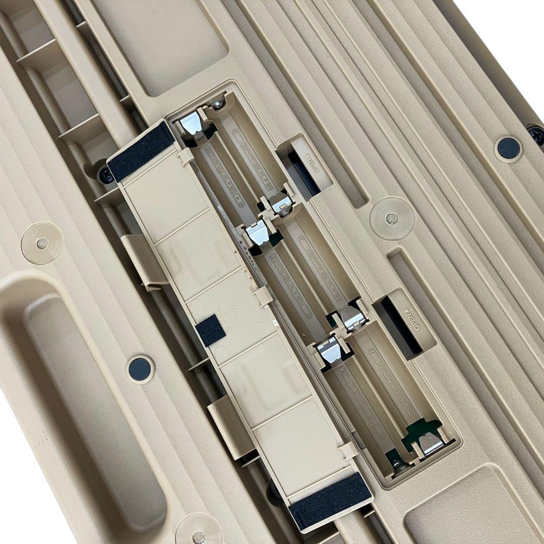 2022年製　CASIO 楽らくキーボード　光ナビゲーション　LK-526