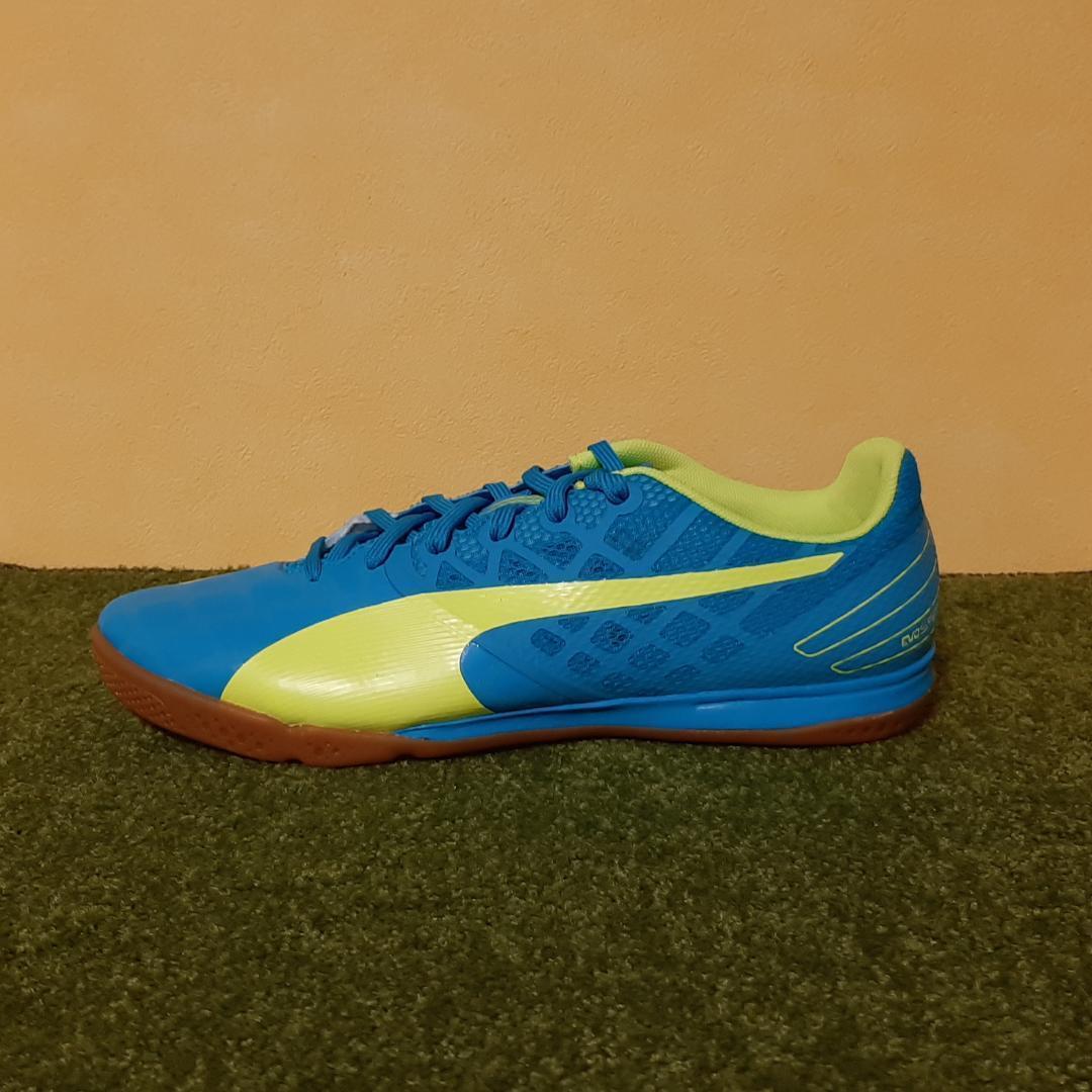 新品 フットサルシューズ プーマ エヴォスピード サラ 廃盤 レア 27.5cm