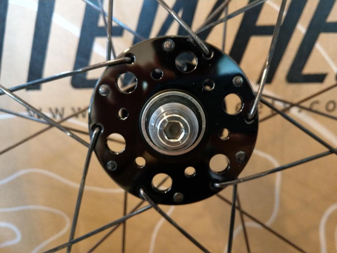 【未使用に近い】BROTURES　F-RIM × Philハブ　ピストホイール