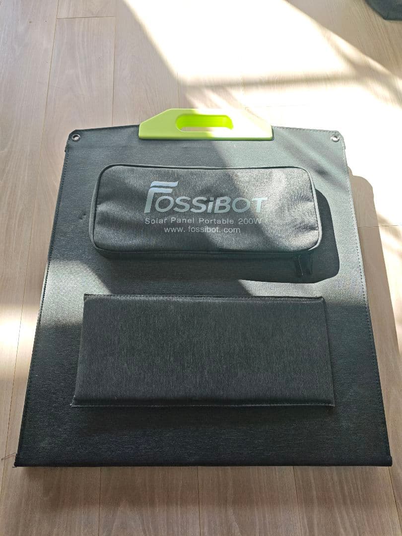 ポータブルソーラーパネル IP68防水