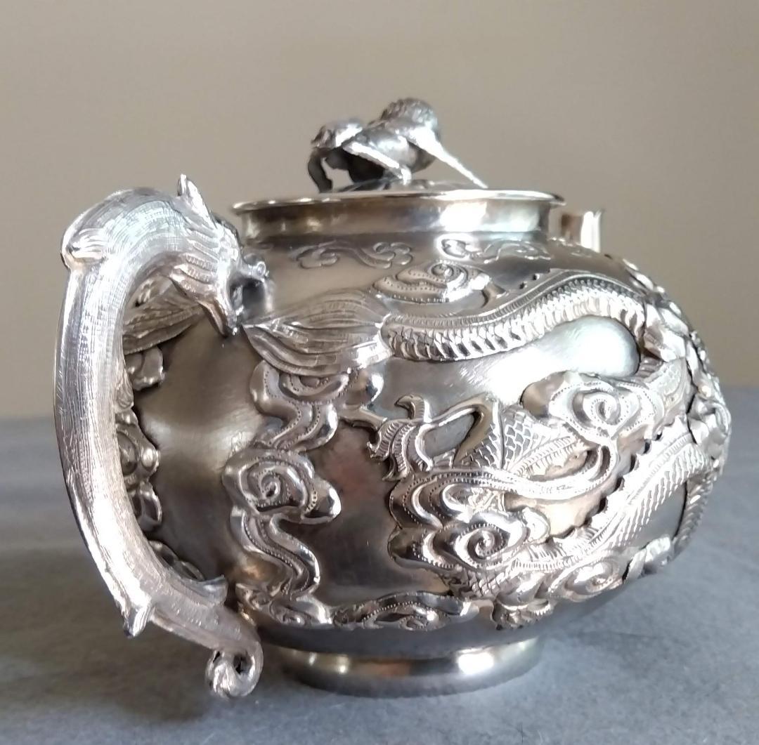 北京工芸品公司　銀製伝統雲龍紋唐獅子摘酒器　288gram高110長175mm