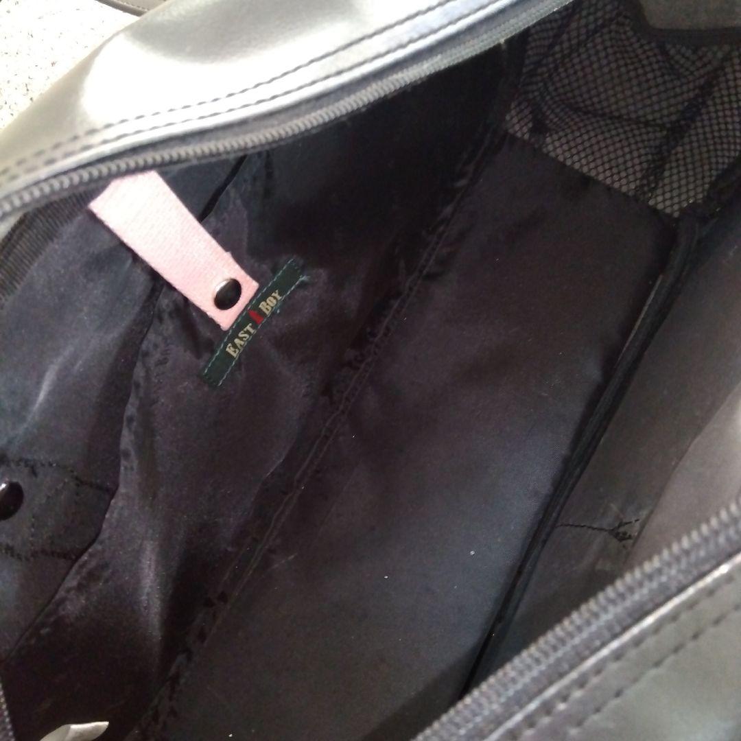 良品EAST BOYイースボーイ　黒ブラック✕ピンク刺繍スクールバッグ合成皮革