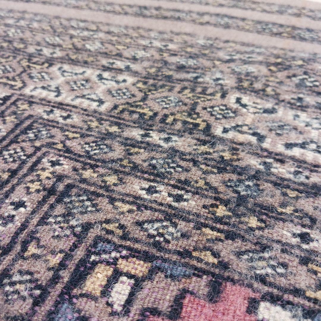 Y3080 パキスタン絨毯 ウール 手織り 193×125㎝ トライバルラグ