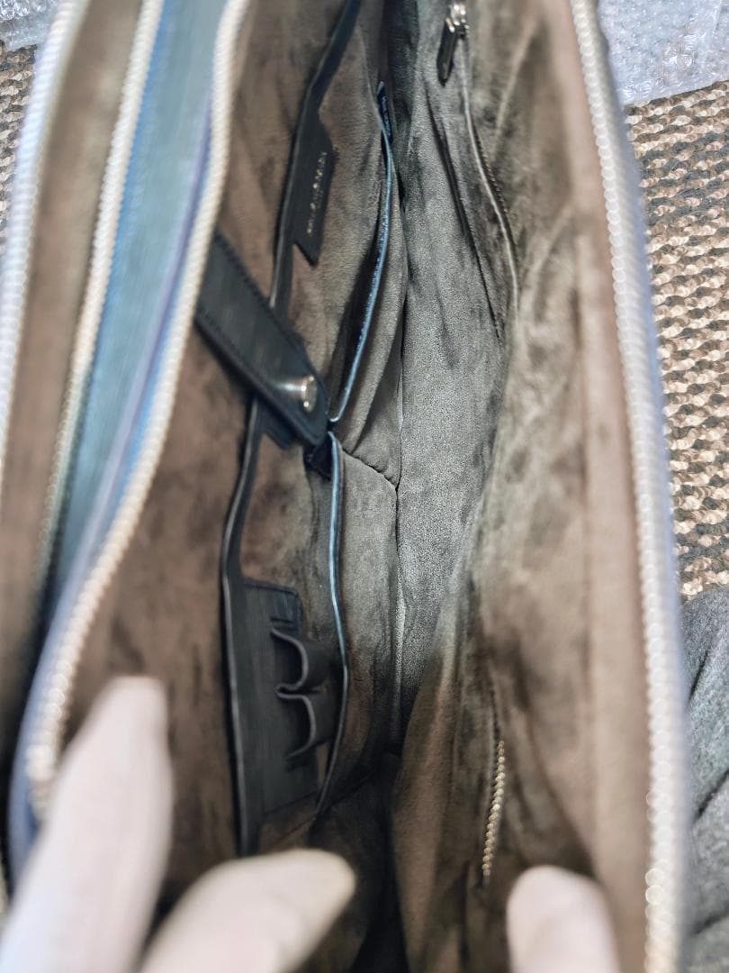 未使用品 ペッレモルビダ 2室タイプ CA202 ブリーフバッグ