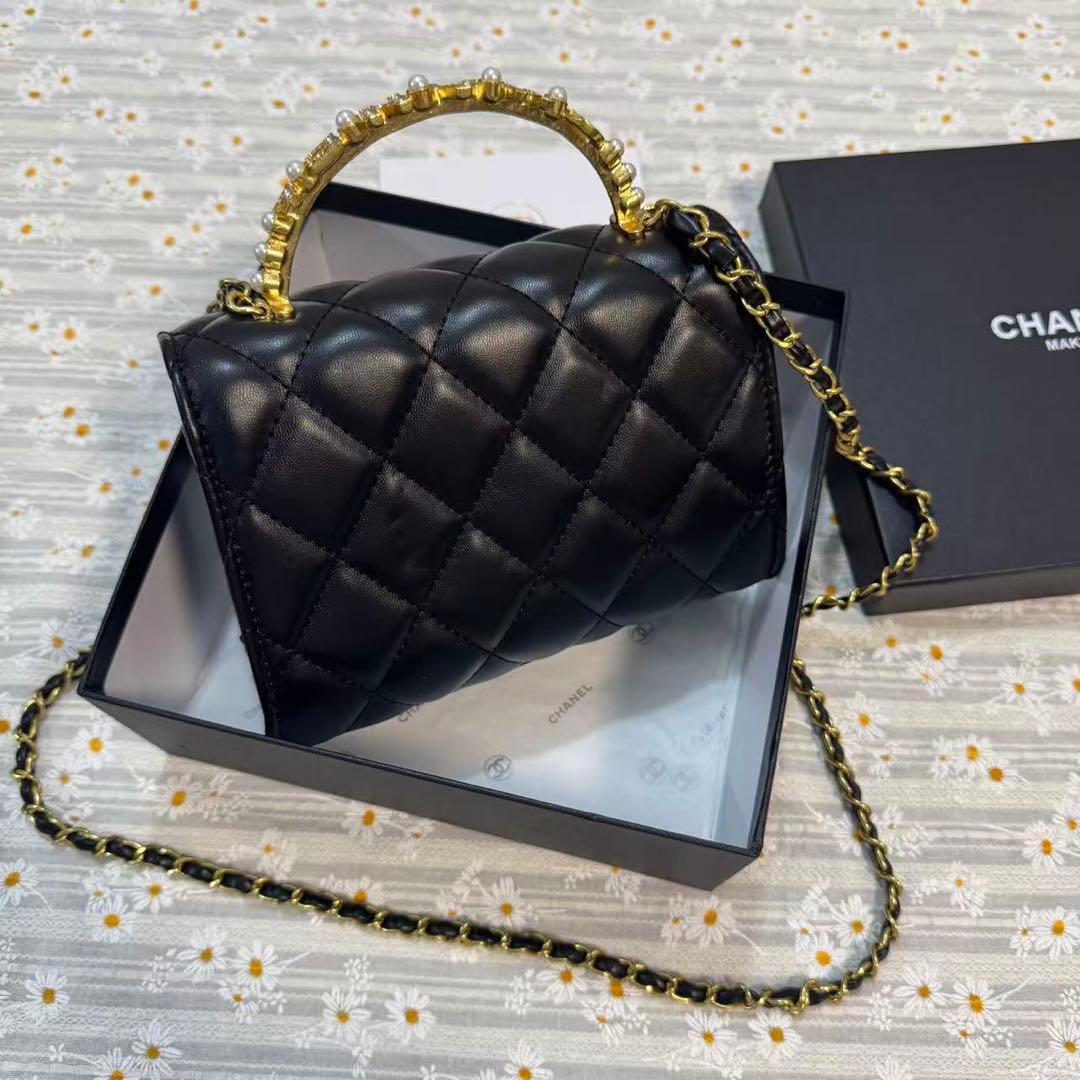 値下げしました！ノベルティ キルティング ショルダーバッグ ブラック VIP限定