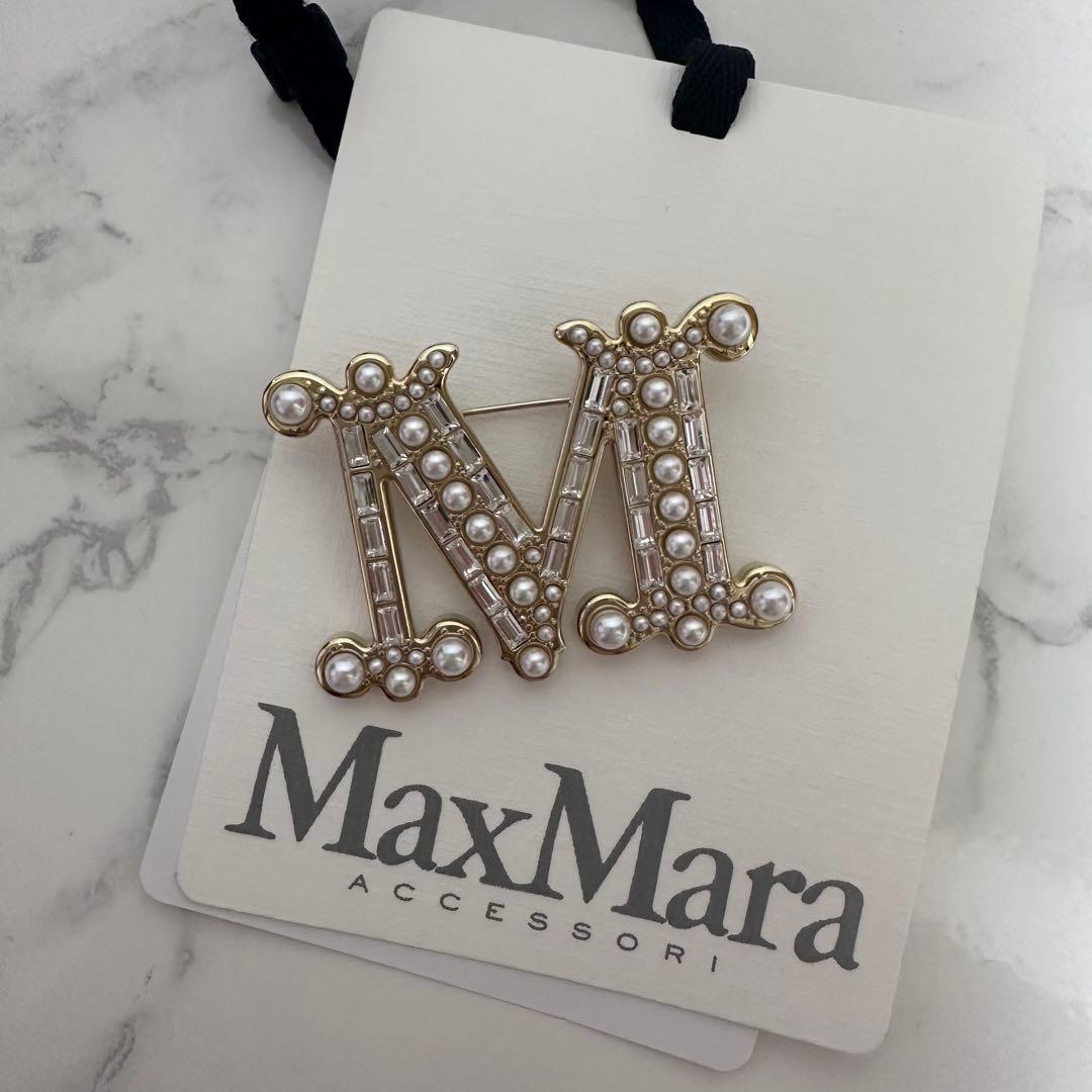 MaxMara パールブローチ
