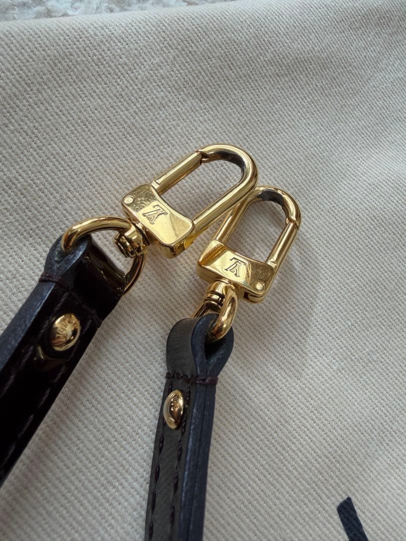 ルイヴィトン アルマBB アマラント ヴェルニ　Louis Vuitton