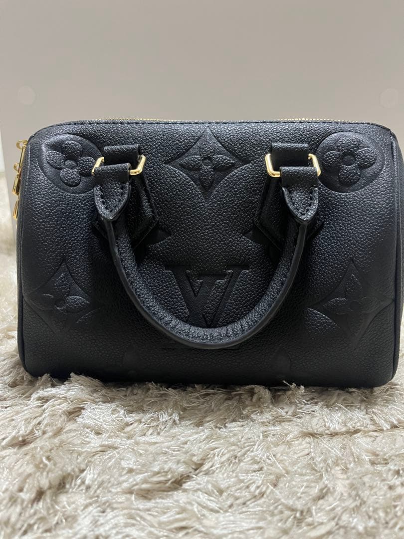 ♡ブラックハンドバッグ