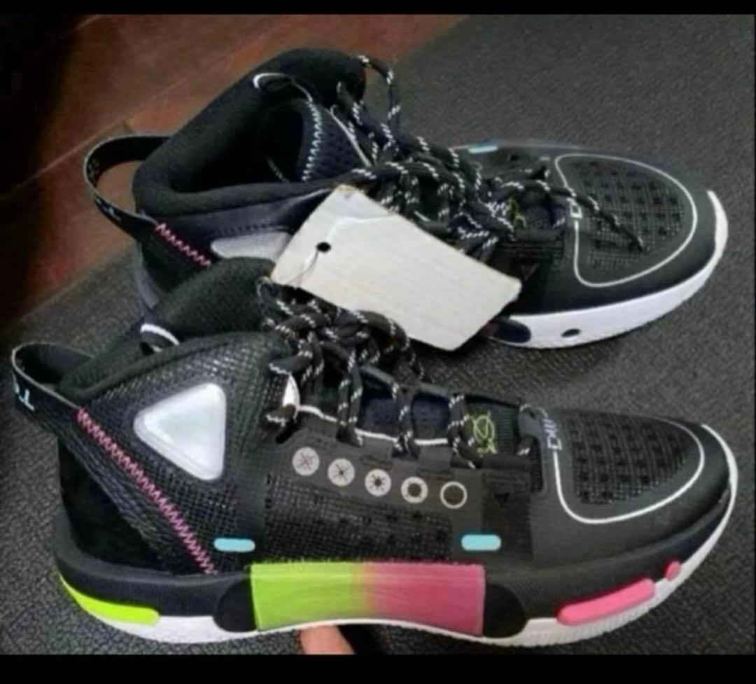 バスケットボールシューズ　シャドウ4