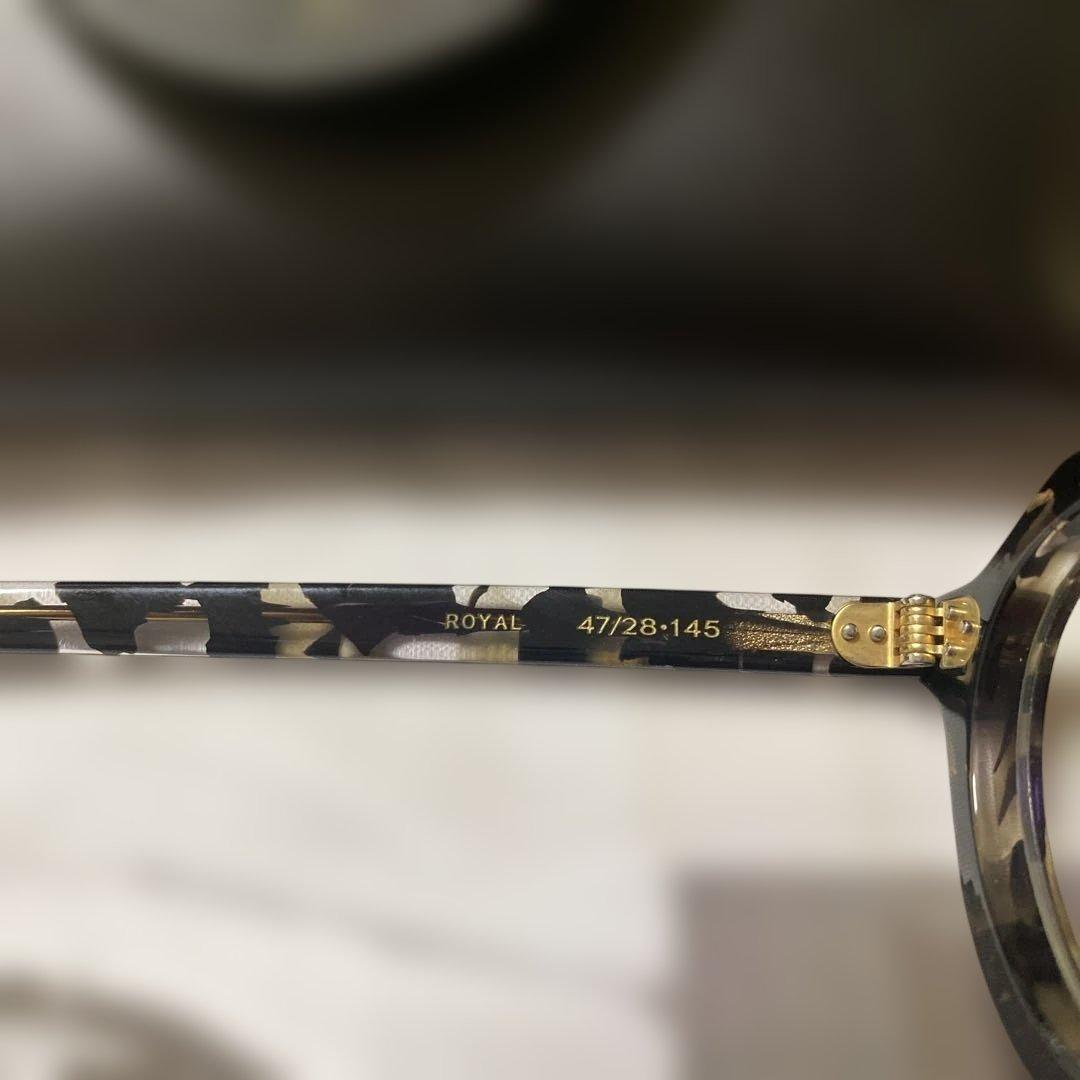 イーブルアクト調光サングラス