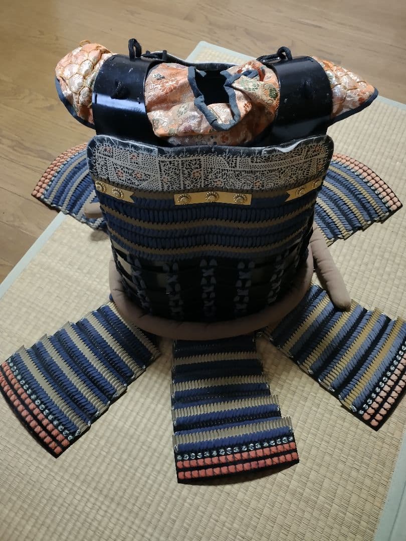 鎧　甲冑の胴　本小札二枚胴　侍　武将