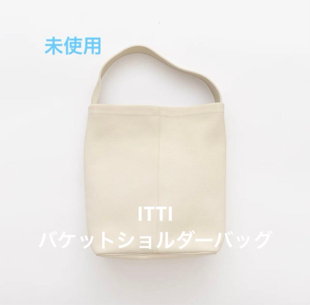 ITTI ショルダーバッグ