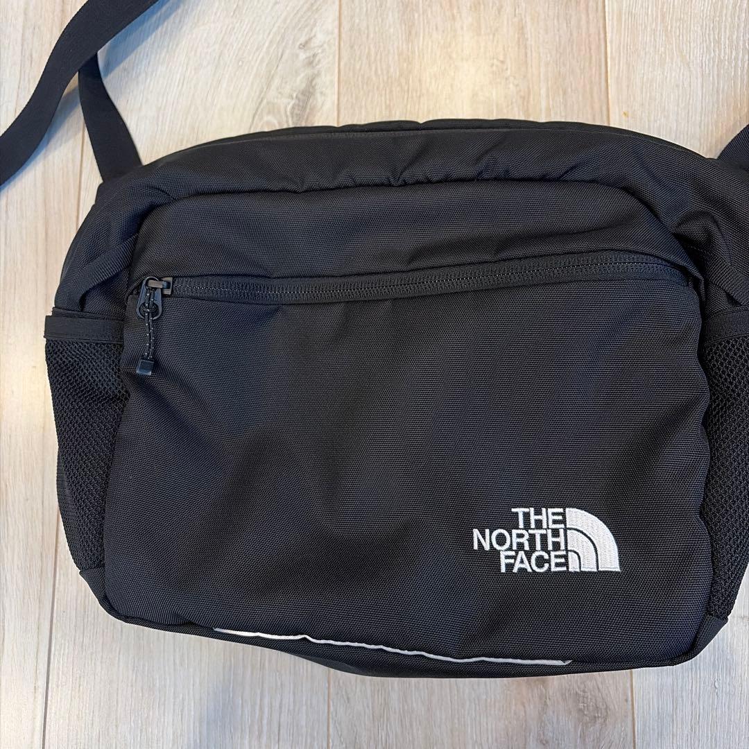 THE NORTH FACE ブラックメッセンジャーバッグ スリング 抱っこ紐