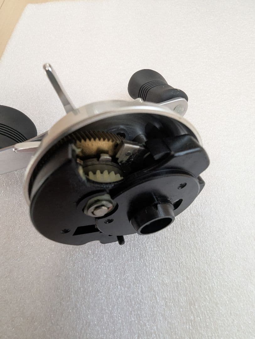 シマノ オシア カルカッタ 200HG 右ハンドル ベイトリール SHIMANO