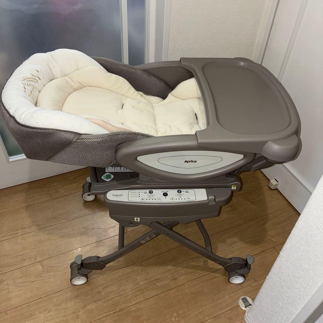 Aprica ユラリズム オートスイング ムーンロック 電動