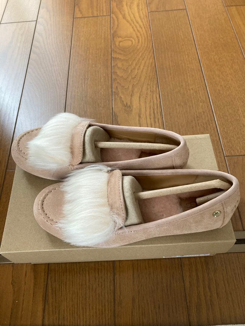 リロ　UGG モカシン
