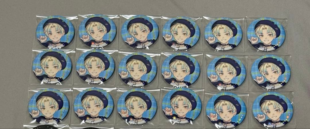 緋八マナ 缶バッジ