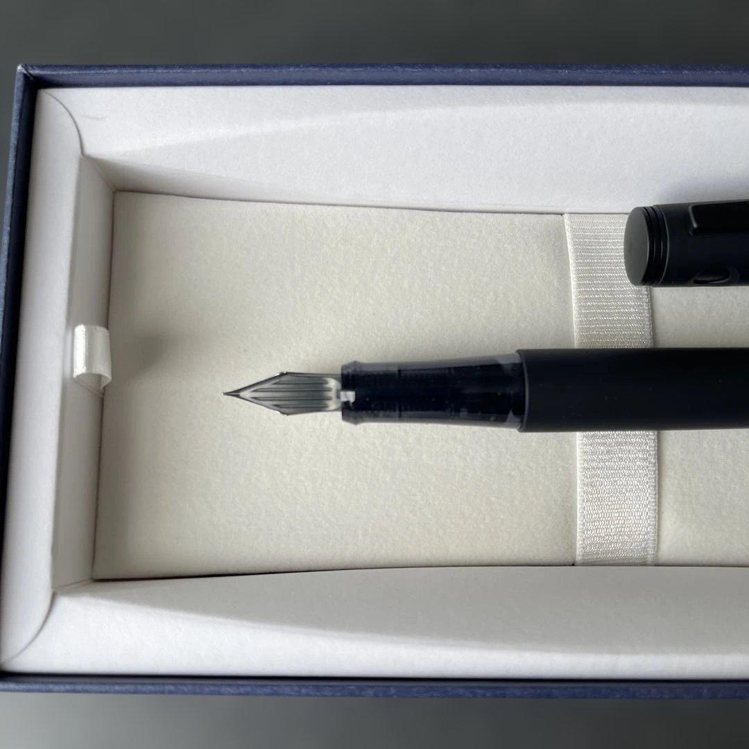 【2/8限定出品】PILOTキャップレス万年筆＋ライティブ おまけ付き