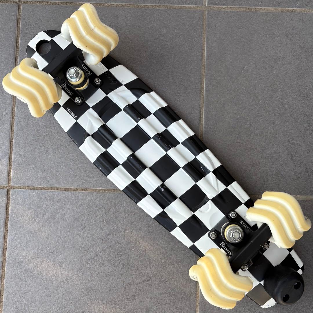 【最終価格】フルカスタム ペニー 22インチ シャークウィール 72mm DNA