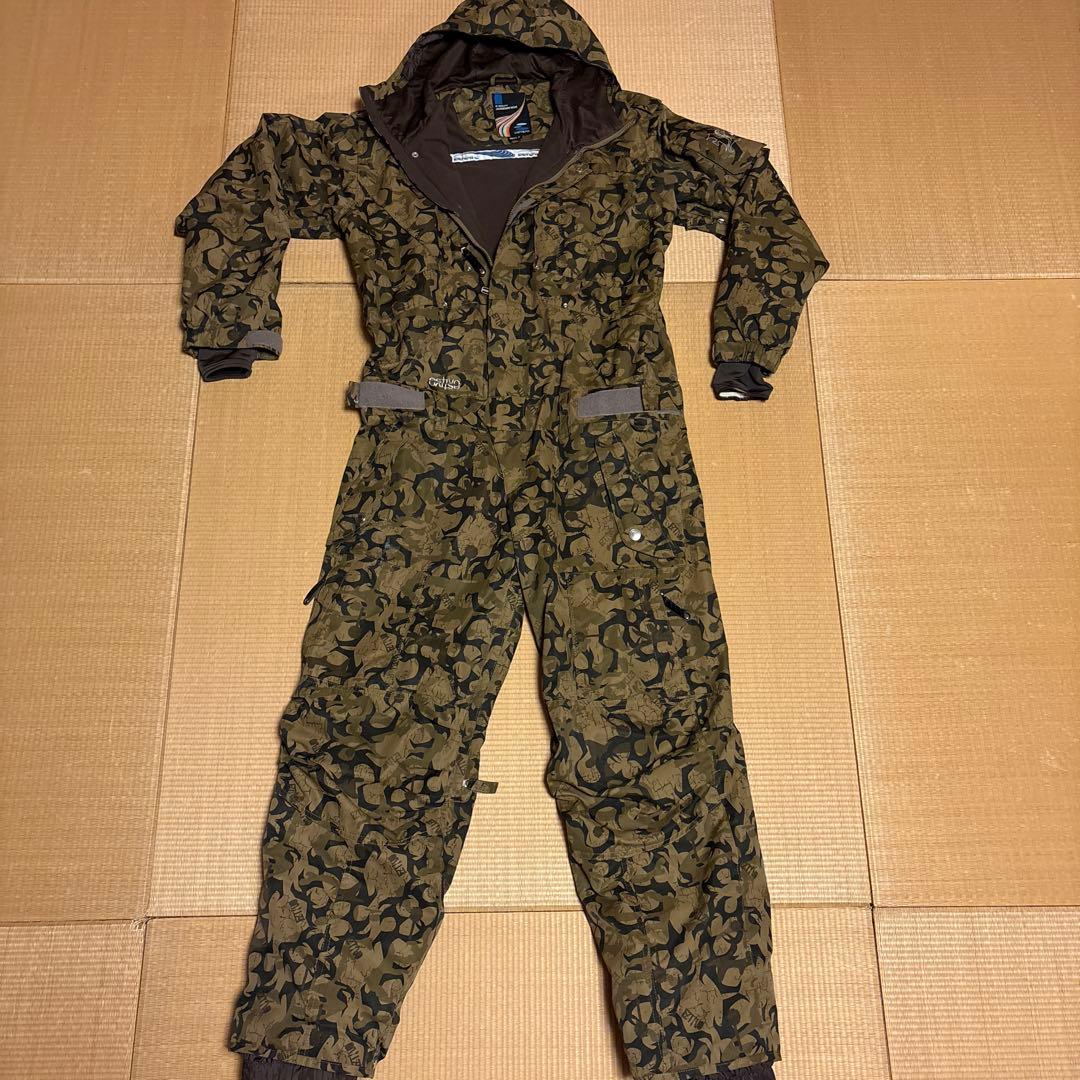 ESTIVO スノーボードウェア