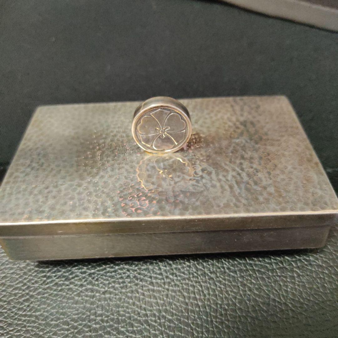 シルバー製。銀製。SILVER970。 ケース箱。家紋。丸に剣に片喰。約450g