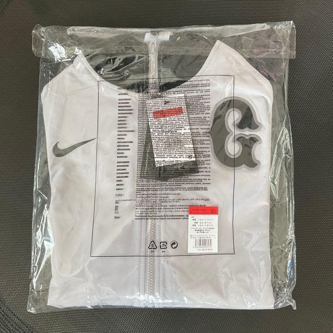 ジャイアンツパーカーＬサイズ