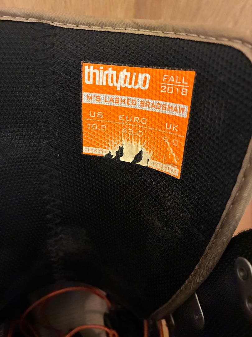 32 LASHED BRADSHAW スノーボードブーツ