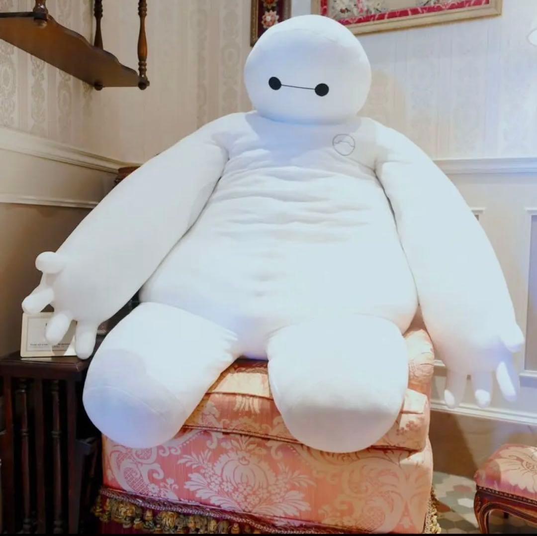 ベイマックス”巨大ぬいぐるみ（クッション）（全長140cm）