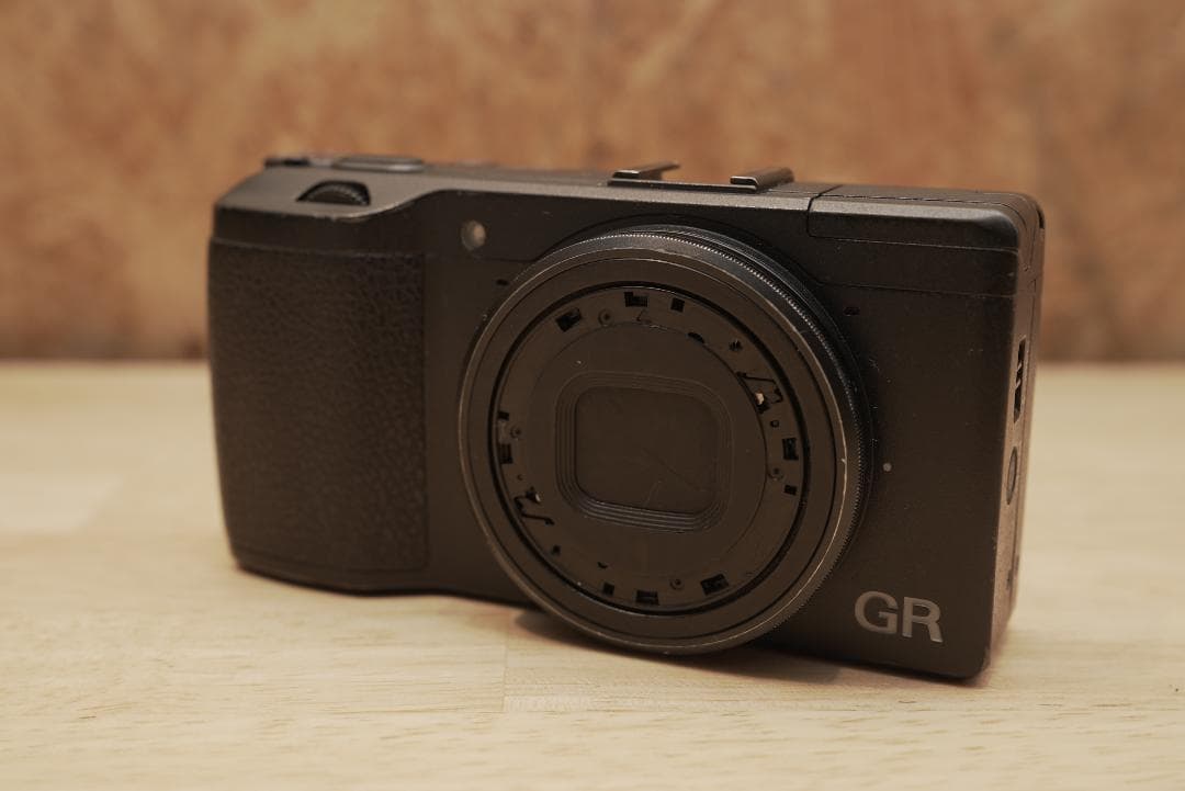 RICOH デジタルカメラ GR (APS-C) 初代モデル