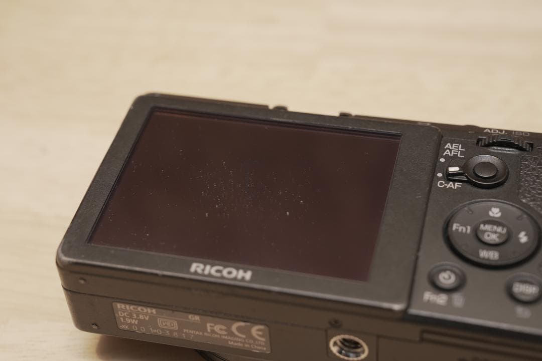 RICOH デジタルカメラ GR (APS-C) 初代モデル