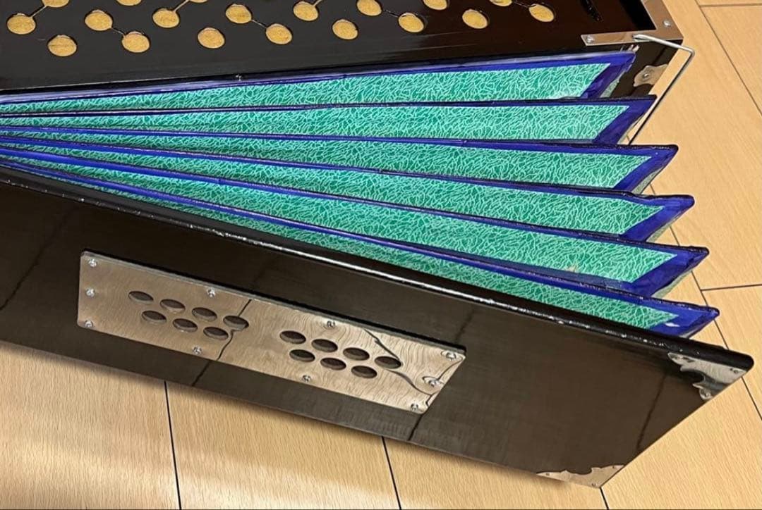 ハルモニウム harmonium