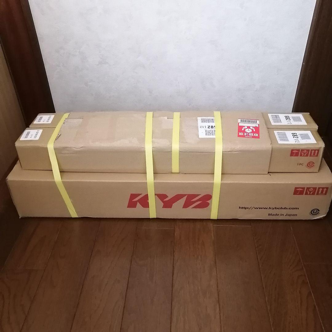 新品!　KYB　 EXTAGE 　200系ハイエース　2WD 用　4本Set