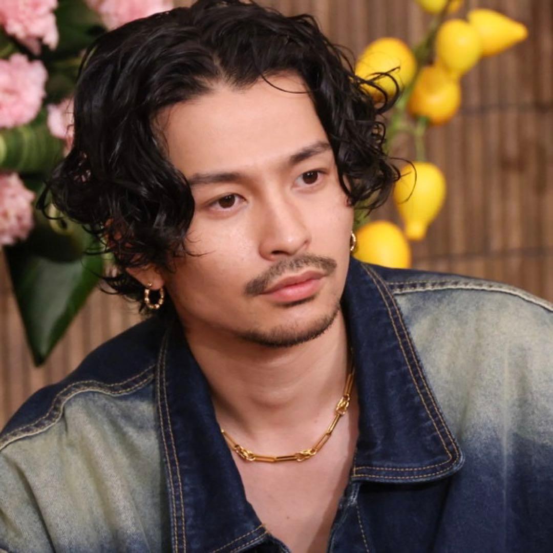 ゴールド ピアス 常田大希 着用