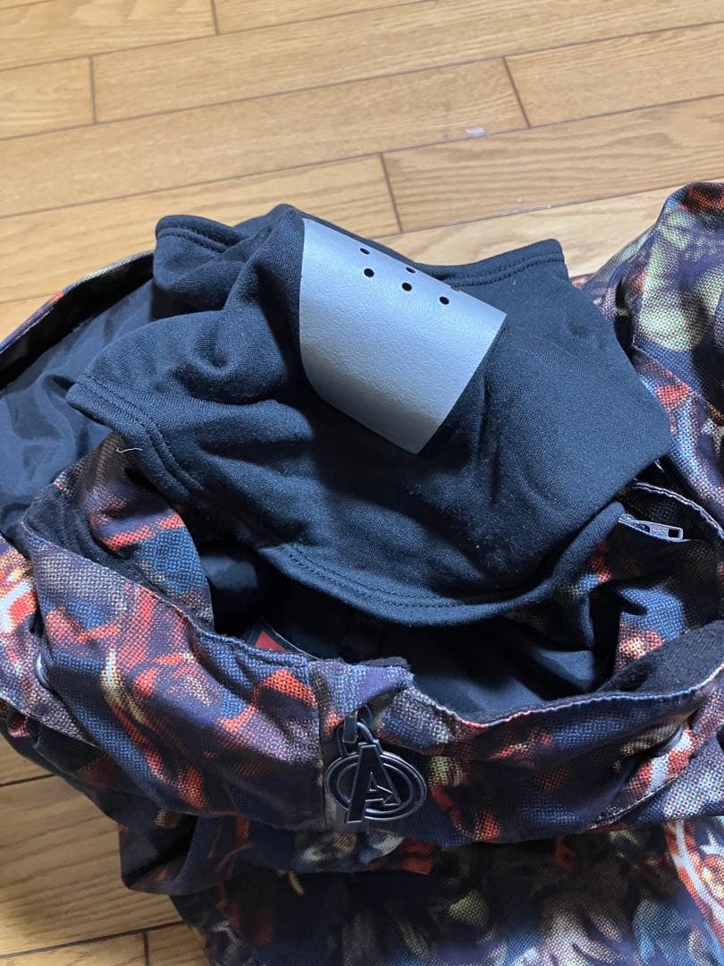 BURTON × MARVELコラボ スノーボードウェア　サイズM