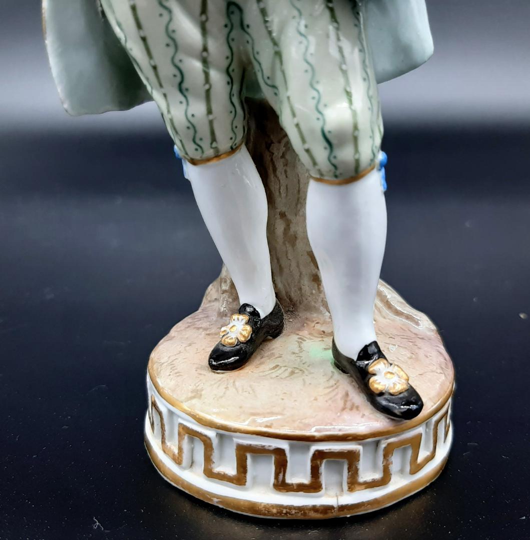 美品古マイセン／アシエ1768年『花摘みの男』大型フィギュリン美品1級品ボタン剣