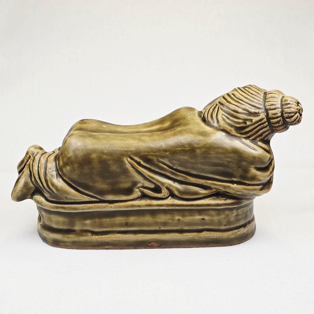 舶来品 中国古磁 越窯青磁 堆彫 唐代仕女紋 磁枕 脈枕 置物 美品