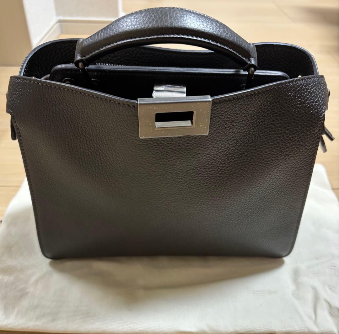 FENDI ピーカブー ISeeU スモール