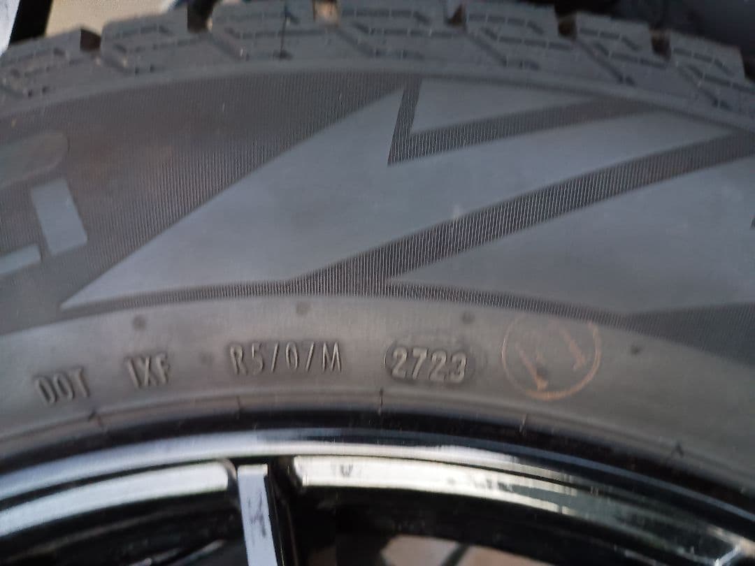 225/60R18 スタッドレスホイールセット　美品バリ山　ハリアーＲＡＶ4に！